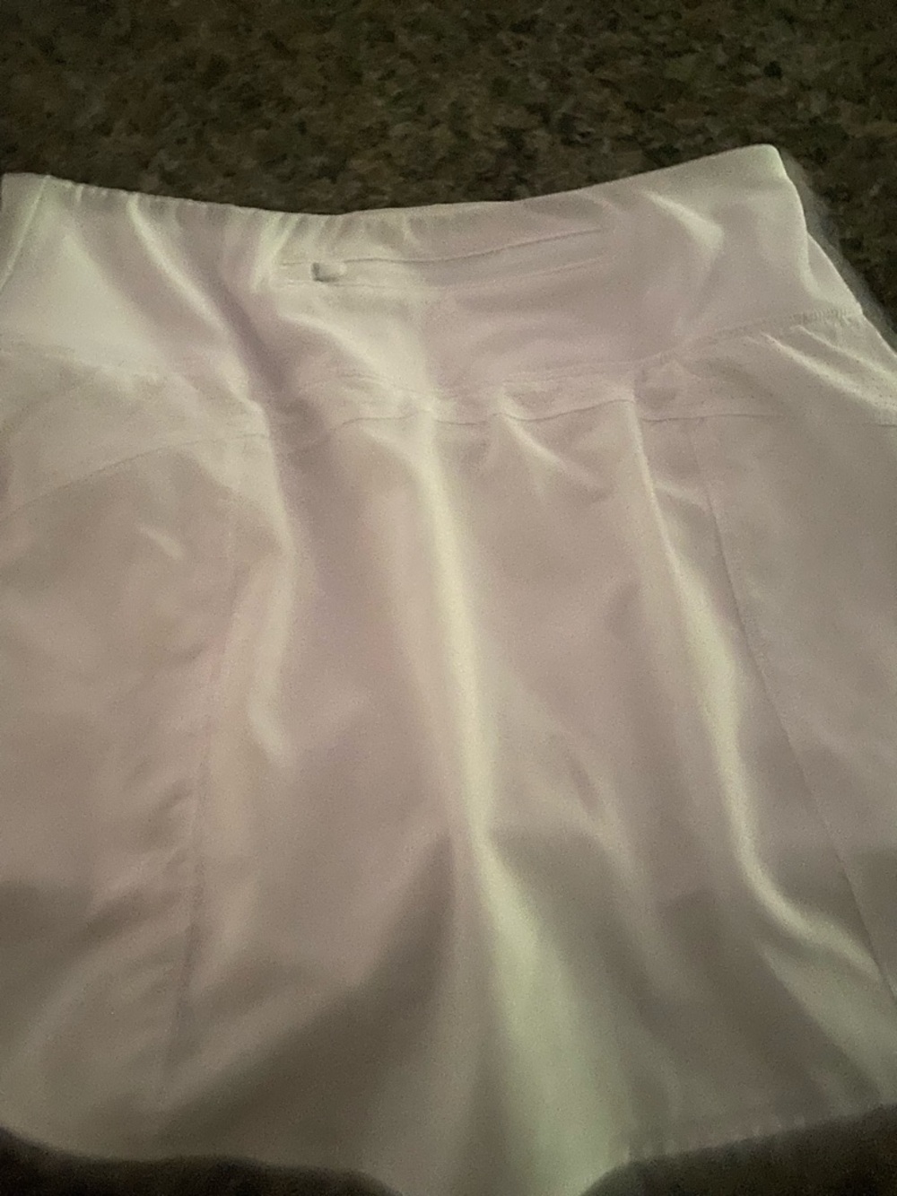 WOMEN’S VELOCITY SKORT. WHITE. SIZE M. GOOD CONDITION.